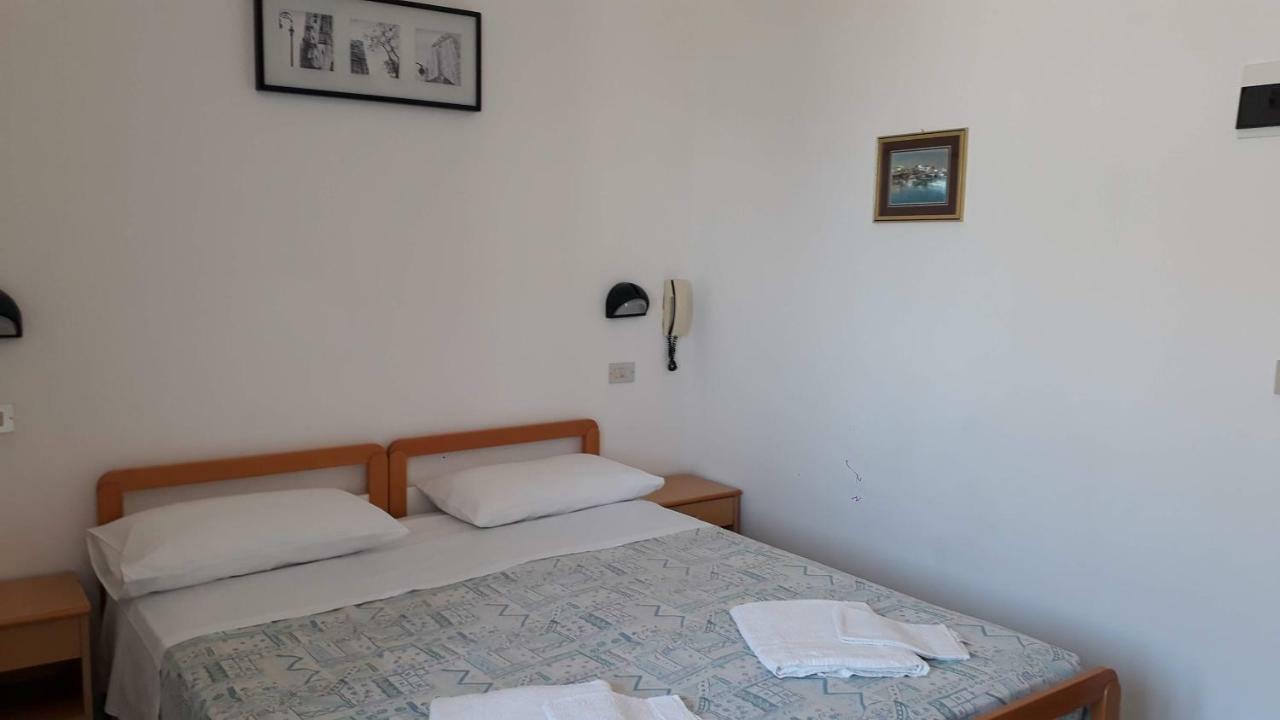 Hotel Rosa Rimini Eksteriør billede
